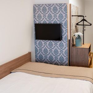 Standard Zimmer mit Kingsize-Bett